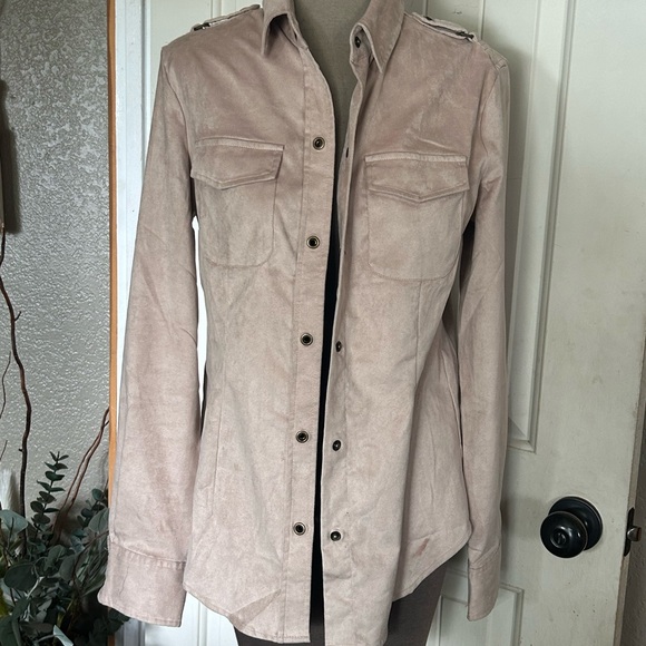 Shirt - Picture 1 of 10